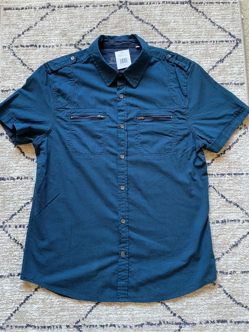 Guess Men’s Short-Sleeve Button-Down Shirt in Teal Blue